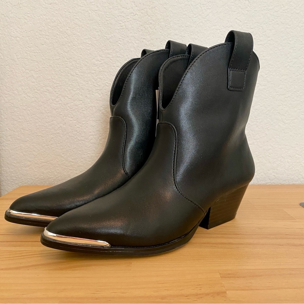 NWT Universal Thread Black Cowboy Ankle Boots Size 6.5